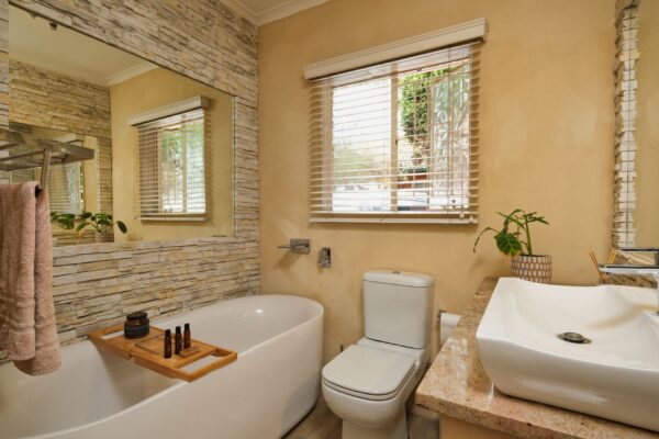 warm neutral bathroom